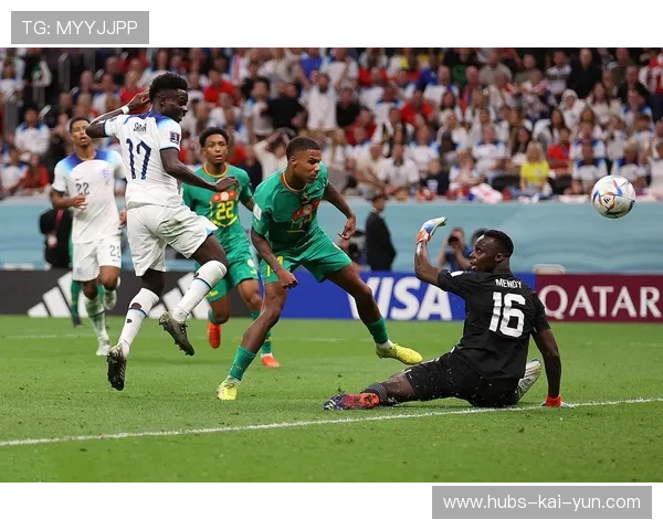 凯恩灵活跑位吸引三人注意,热刺中路空间瞬间拉开 凯恩灵活跑位吸引三人注意,热刺中路空间瞬间拉开