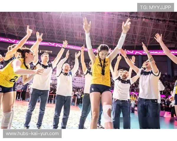 球员在赛后呼吁球迷继续支持球队前进，球迷们正在为队员们加油鼓劲